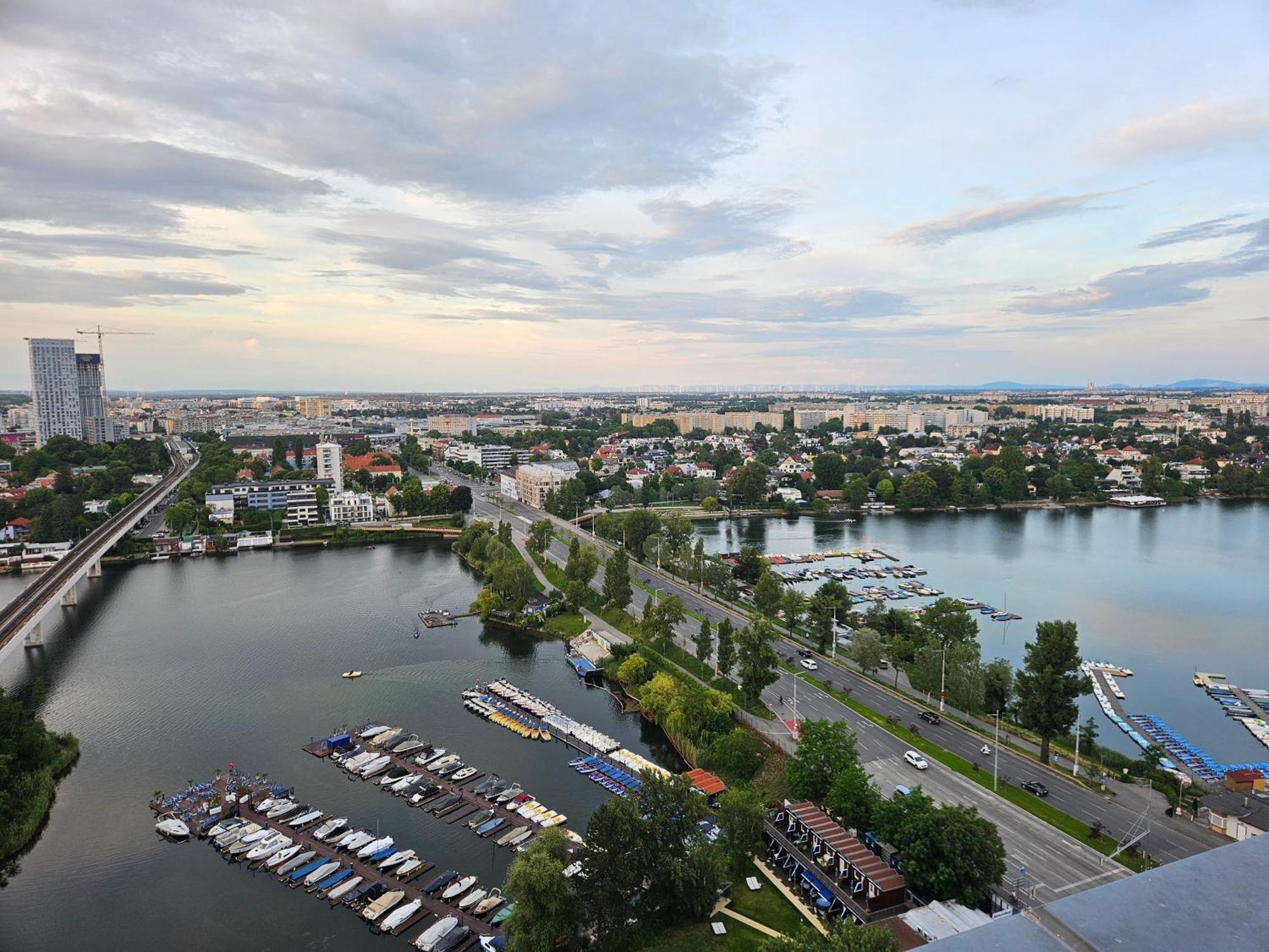 Yuki'S Place - Un-Vic, Danube Beach And Subway Near To Downtown Wien Eksteriør bilde