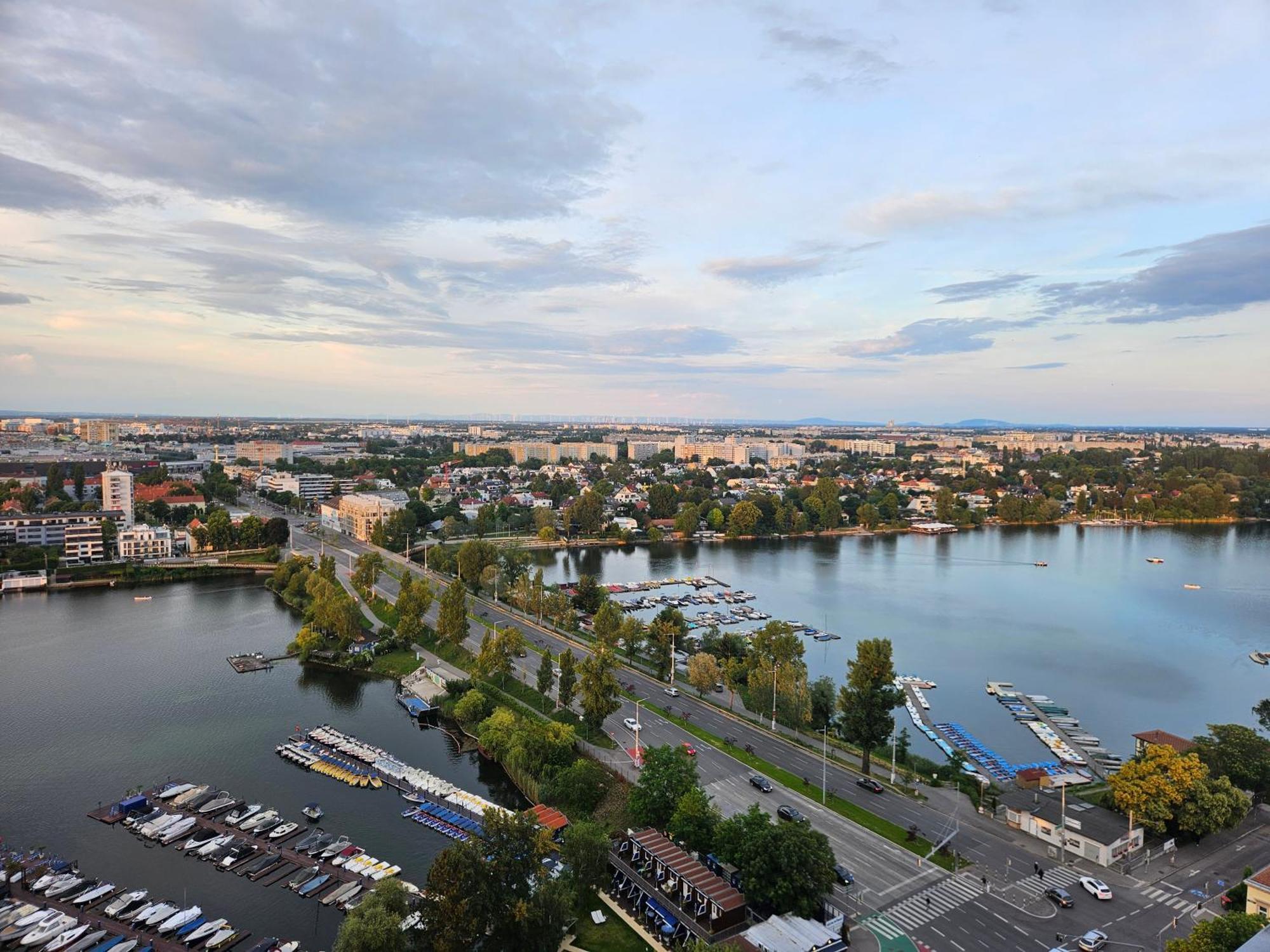 Yuki'S Place - Un-Vic, Danube Beach And Subway Near To Downtown Wien Eksteriør bilde