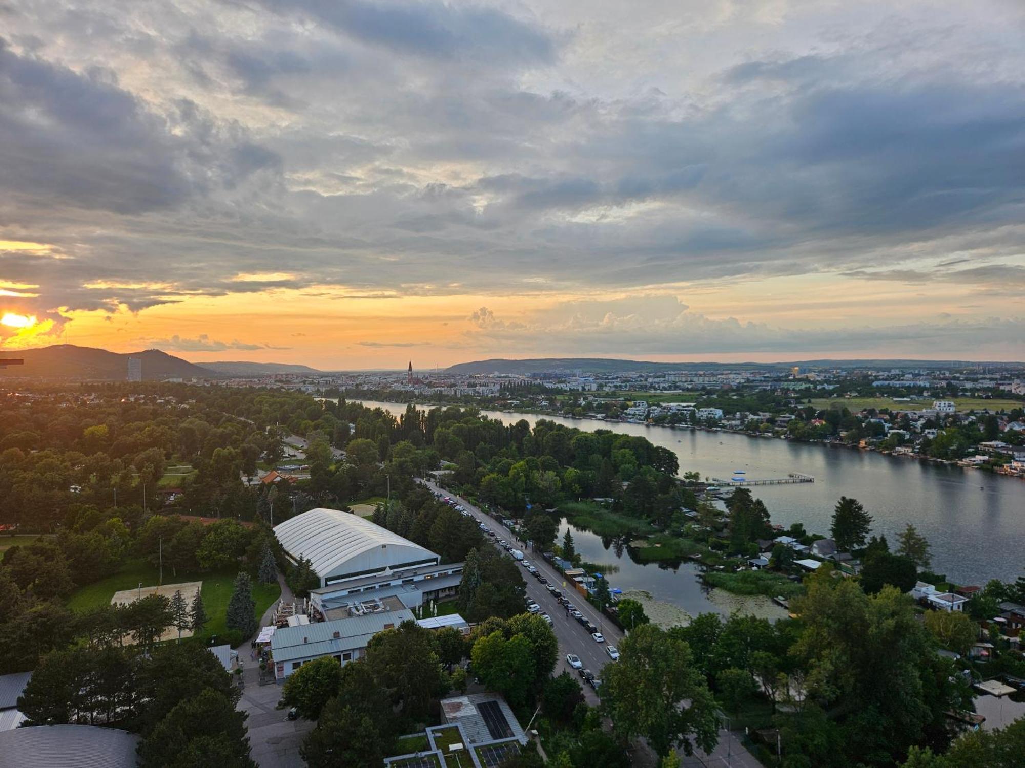 Yuki'S Place - Un-Vic, Danube Beach And Subway Near To Downtown Wien Eksteriør bilde